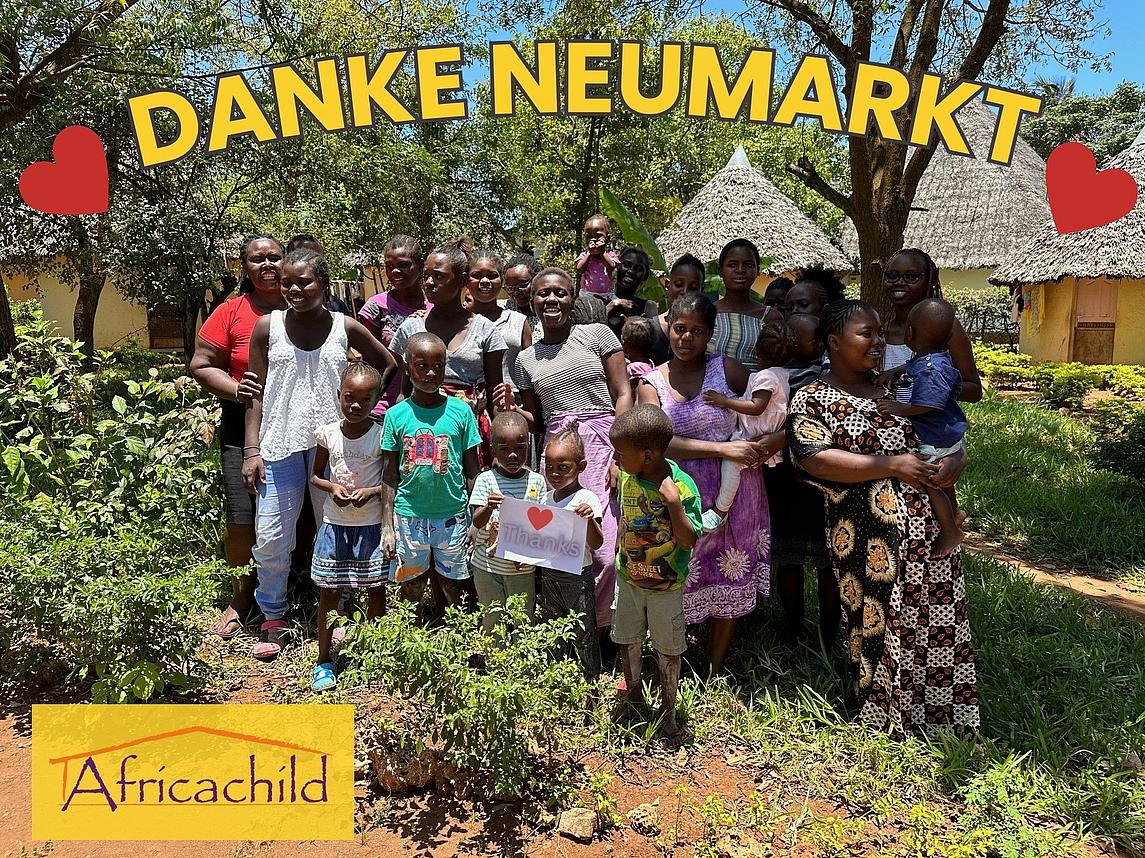 Die Mädchen des Africachild-Village bedanken sich bei uns.