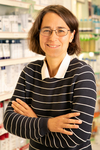 Constanze Velasco, Apothekerin